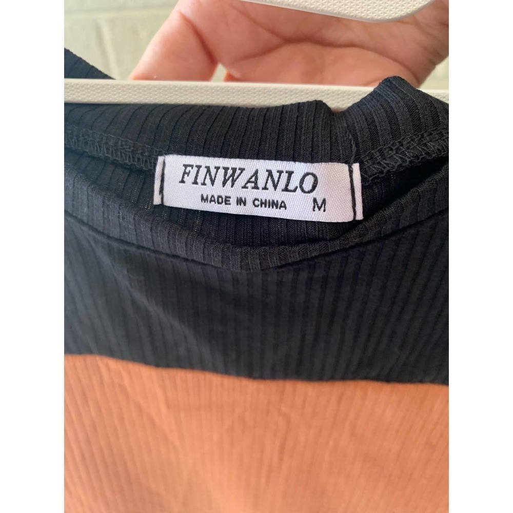 FINWANLO long sleeve ribbed color block top MEDIUM - Picture 4 of 10